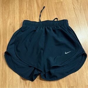 EUC Nike Women's Tempo Dri-FIT Mid-Rise 3-in. Running Shorts - Black - Size XS